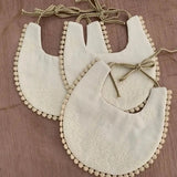 BABERO CUADROS BEIGE Y BLANCO