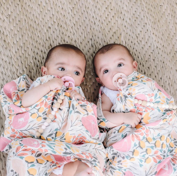 MUSELINA FLORES ROSITAS Y AMARILLO - Tily Babyshop