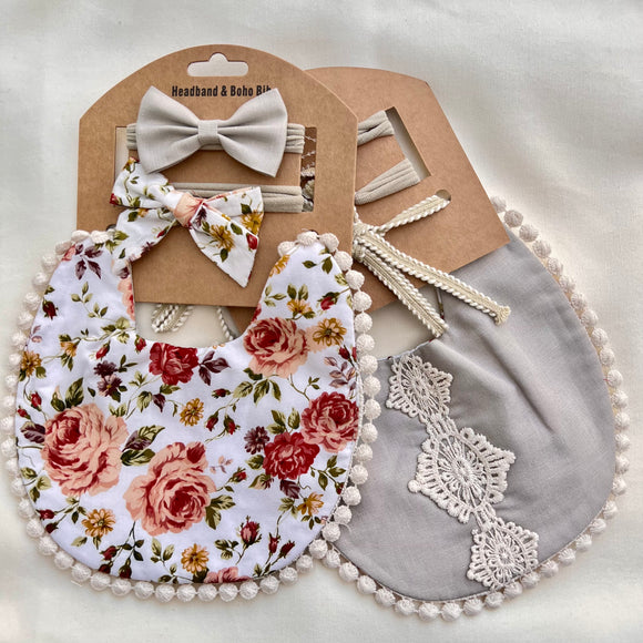 KIT MOÑOS Y BABERO FLORES Y GRIS CLARO CON ENCAJE